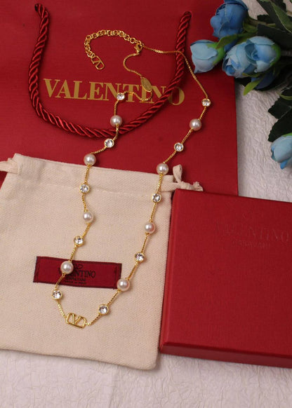 VALENTINO ❤️
↗️ *Super Master Quality ®️*
* *New Collection* 
 METAL NECKLACE with Stone & Pearls with EARINGS  ®️

*170 dhs✅* with *Normal* box & Bag
*220 dhs✅* with *Orignal* Packaging

Zain106
♥️♥️♥️