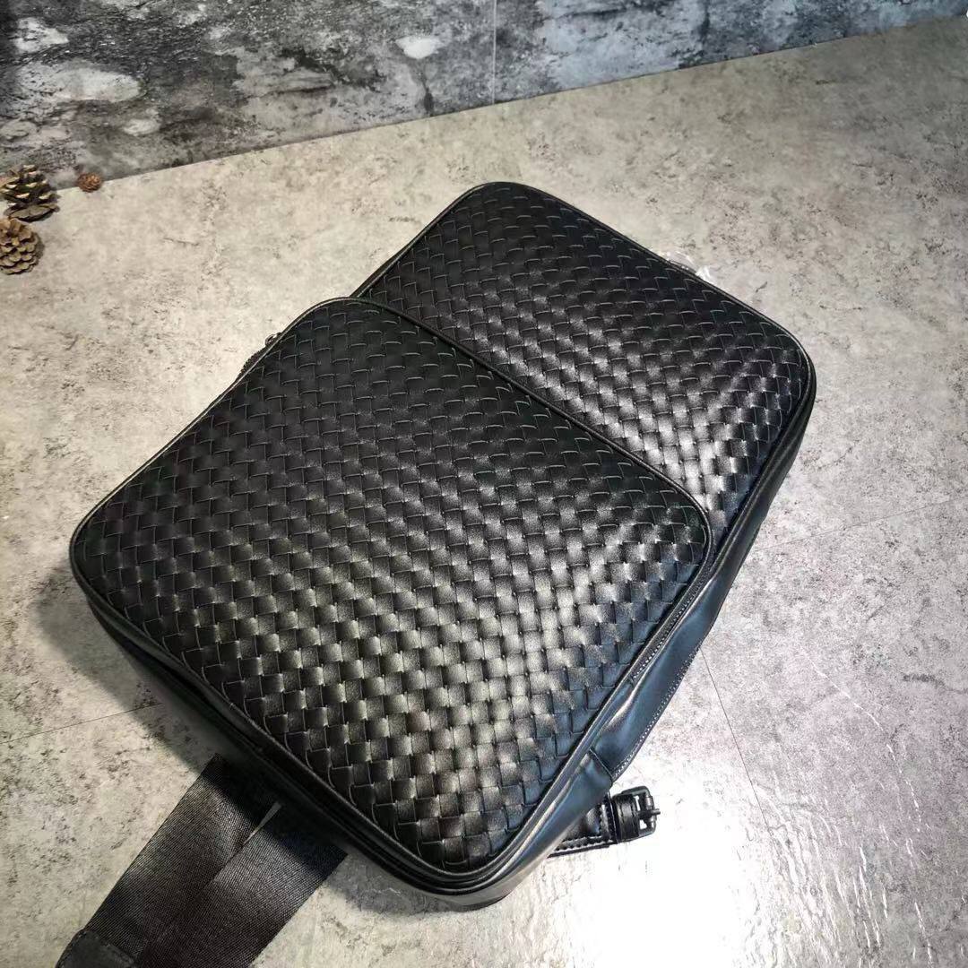 BOTTEGA 

BACKPACK COPY ONE NEW CAME UNISEX , 

235 dhs🇦🇪🇦🇪

Zain39
♥️♥️♥️