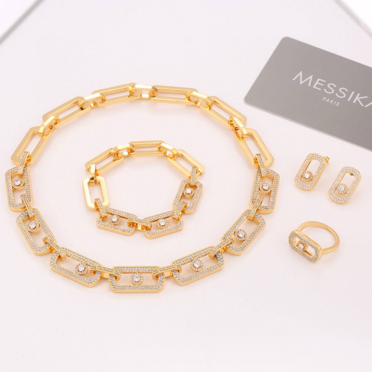 Cartier Set
Messika Set
350 dhs🪙💚
normal box paper bag

Zain89
♥️♥️♥️