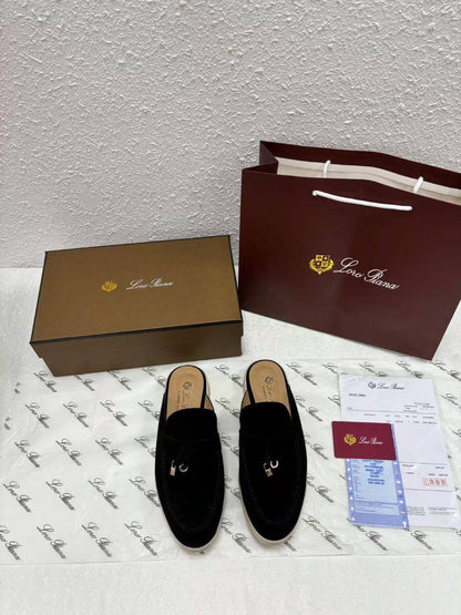 NEW CAME 
LORO PIANA 
GOOD QUALITY 
120 dhs✅
Size 36 to 41

Zain40
♥️♥️♥️