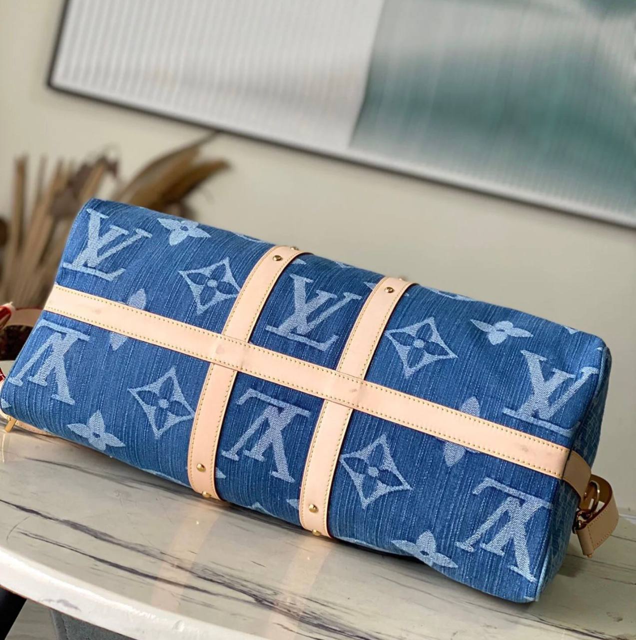 LV
 TRAVELLING BAG 
COPY ONE 
190 dhs✅
with leather, very nice quantity) 

Zain39
♥️♥️♥️