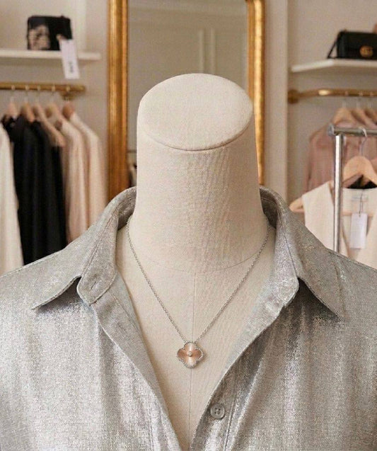 Van Cleef & Arpels 🖤
* Alhambra 1 Motif Limited Edition  Necklace ⬆️
* ⁠↗️ *Super Master Quality ®️*
For Price 👇 WTSP Text Zain 0568585901

Zain106
♥️♥️♥️