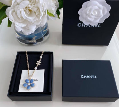 Gucci ❤️‍🔥*
BROOCH🦋
Master quality 🍁
With normal boxes 📦 
50 dhs✅
With master box 🗃️ 
65 dhs✅

Zain216
♥️♥️♥️