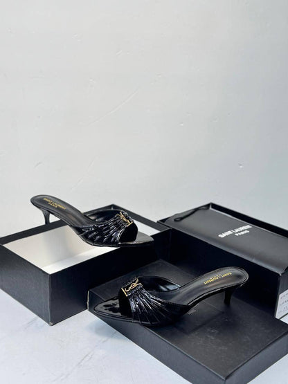 YSL 
Size 36-41
110 dhs🇦🇪🇦🇪
Heel size 5 cm

Zain21
♥️♥️♥️