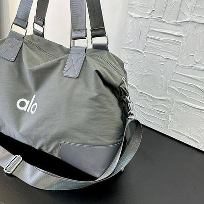 🥇 ALO  Fitness bag
Good quality 
Size : 45 * 16 * 30 cm
65 dhs💓

Zain115
♥️♥️♥️