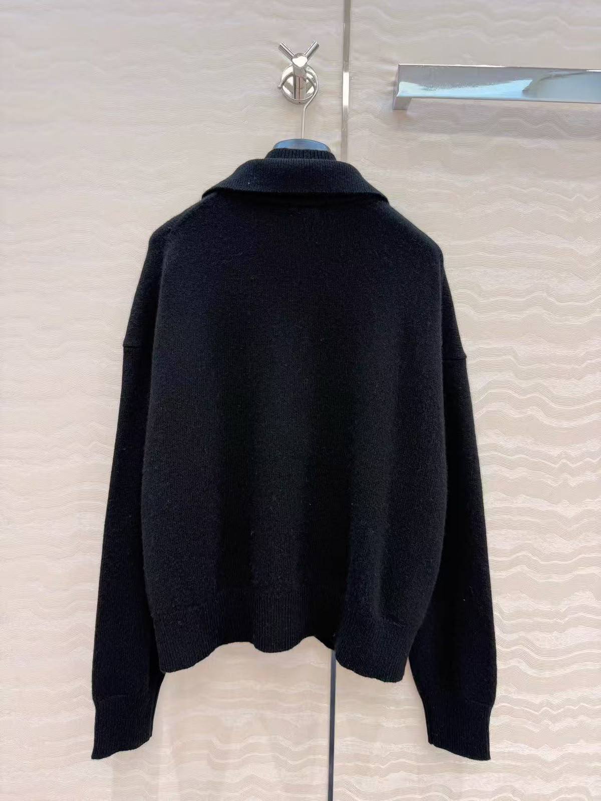 HERMES NEW 

 VIP QUALITY

  CASHMERE

Size : 36-38-40-42
600 dhs🇦🇪🇦🇪🇦🇪

Zain287
♥️♥️♥️