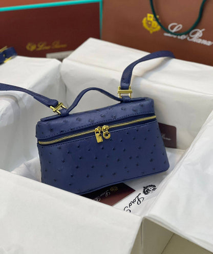 Loro Piano 

Good Quality 

230 dhs🇦🇪🇦🇪

Zain131
♥️♥️♥️