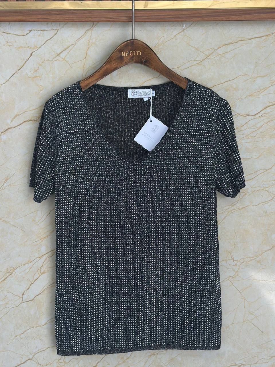 BRUNELLO CUCINELLI
Women’s Tshirt
Master Quality 
SML
350 dhs✅

Zain276
♥️♥️♥️