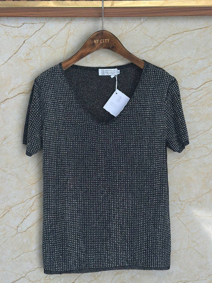 BRUNELLO CUCINELLI
Women’s Tshirt
Master Quality 
SML
350 dhs✅

Zain276
♥️♥️♥️