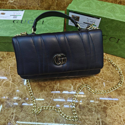 Gucci 
105 dhs🪙🌨️ 

with box 
🎁🎁🎁

Zain235
♥️♥️♥️