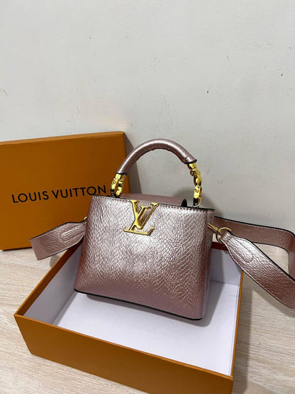 LV
110 dhs🪙🌨️

high quality 

With box  
🎁🎁🎁

20cm

Zain26
♥️♥️♥️