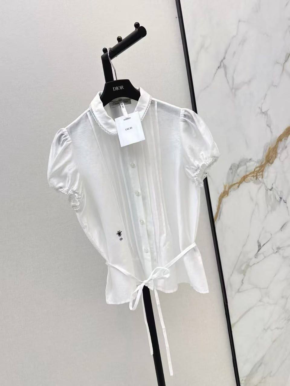 Dior
Size S M L
320 dhs✅

Zain308
♥️♥️♥️