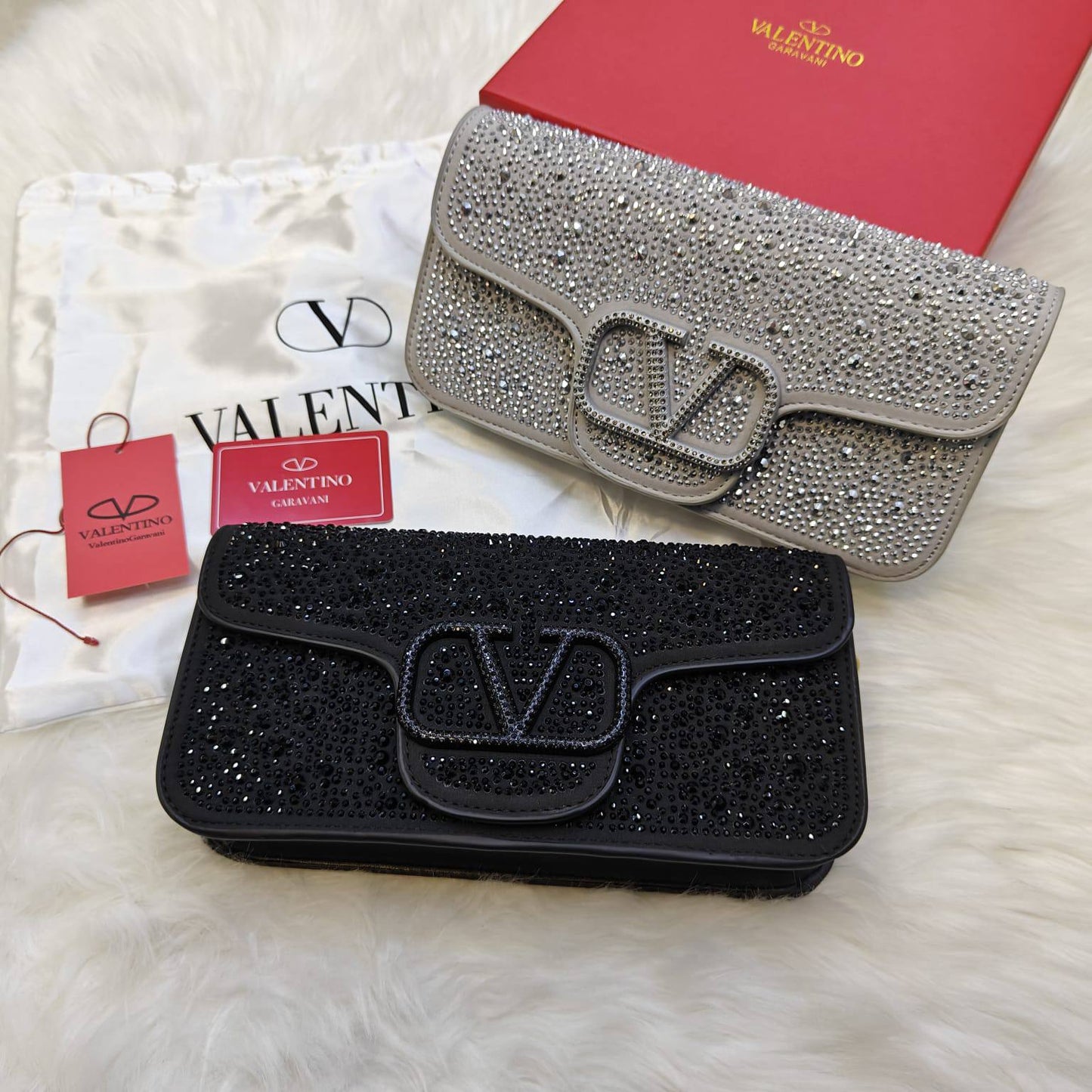Valentino 

115 dhs❣️

with box
🎁🎁🎁

Zain157
♥️♥️♥️