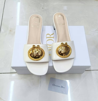 Dior
High quality😍
Size ……36--42🥳
350 dhs✅✅

Zain119
♥️♥️♥️