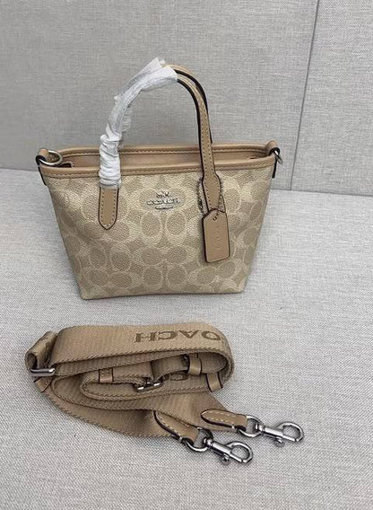 Coach 
Master❣️❣️
    Good Quality 
230 dhs✅

Zain131
♥️♥️♥️