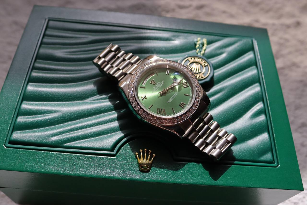 Rolex DayDate 
Good Quality
250 dhs✅

Zain33
♥️♥️♥️