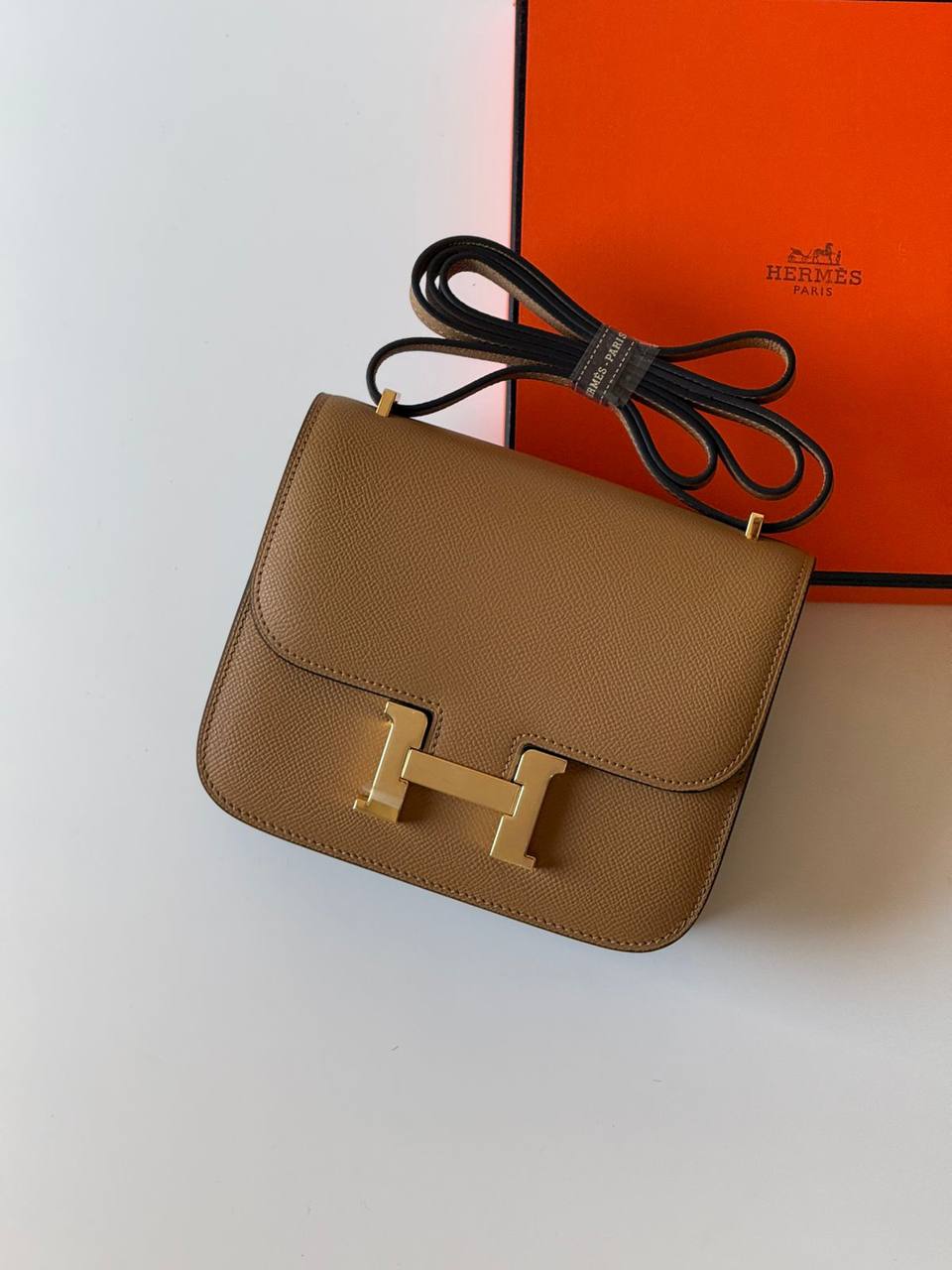 Hermes
 constance 18cm💥Master quality ✅with box📦
340 dhs✅

Zain52
♥️♥️♥️