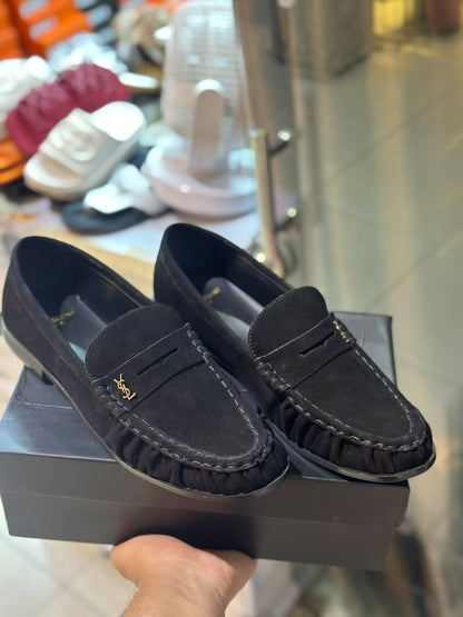 Ysl 

Size 40 to 46 

150 dhs🇦🇪🇦🇪

Zain146
♥️♥️♥️