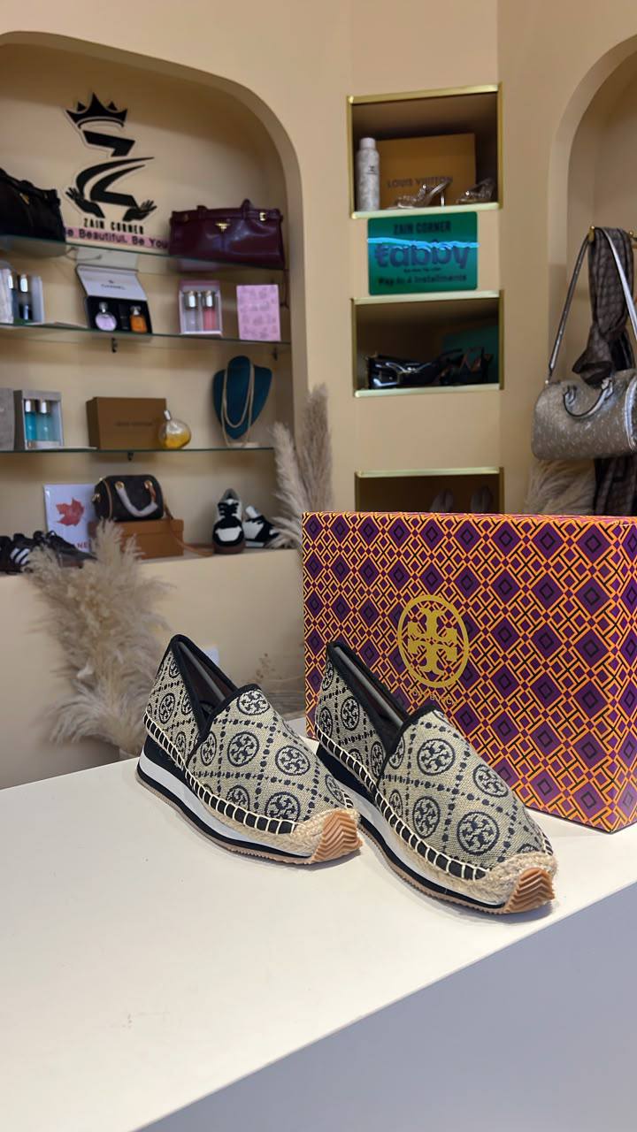 Tory shoes 

100 dhs✅

Zain80
♥️♥️♥️