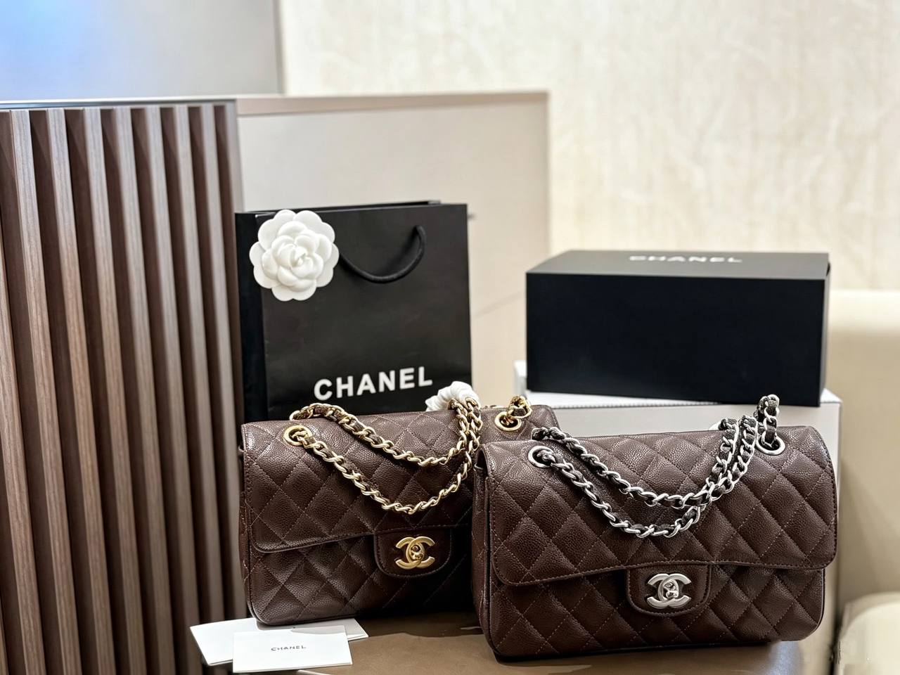 CHANEL
Master🌺🌺🌺
WITH DOUBLE BOX 
240 dhs💓
(Caviar)

Zain39
♥️♥️♥️