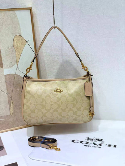 Coach  
 Size:28×19×12 
95 dhs❣️

Zain114
♥️♥️♥️