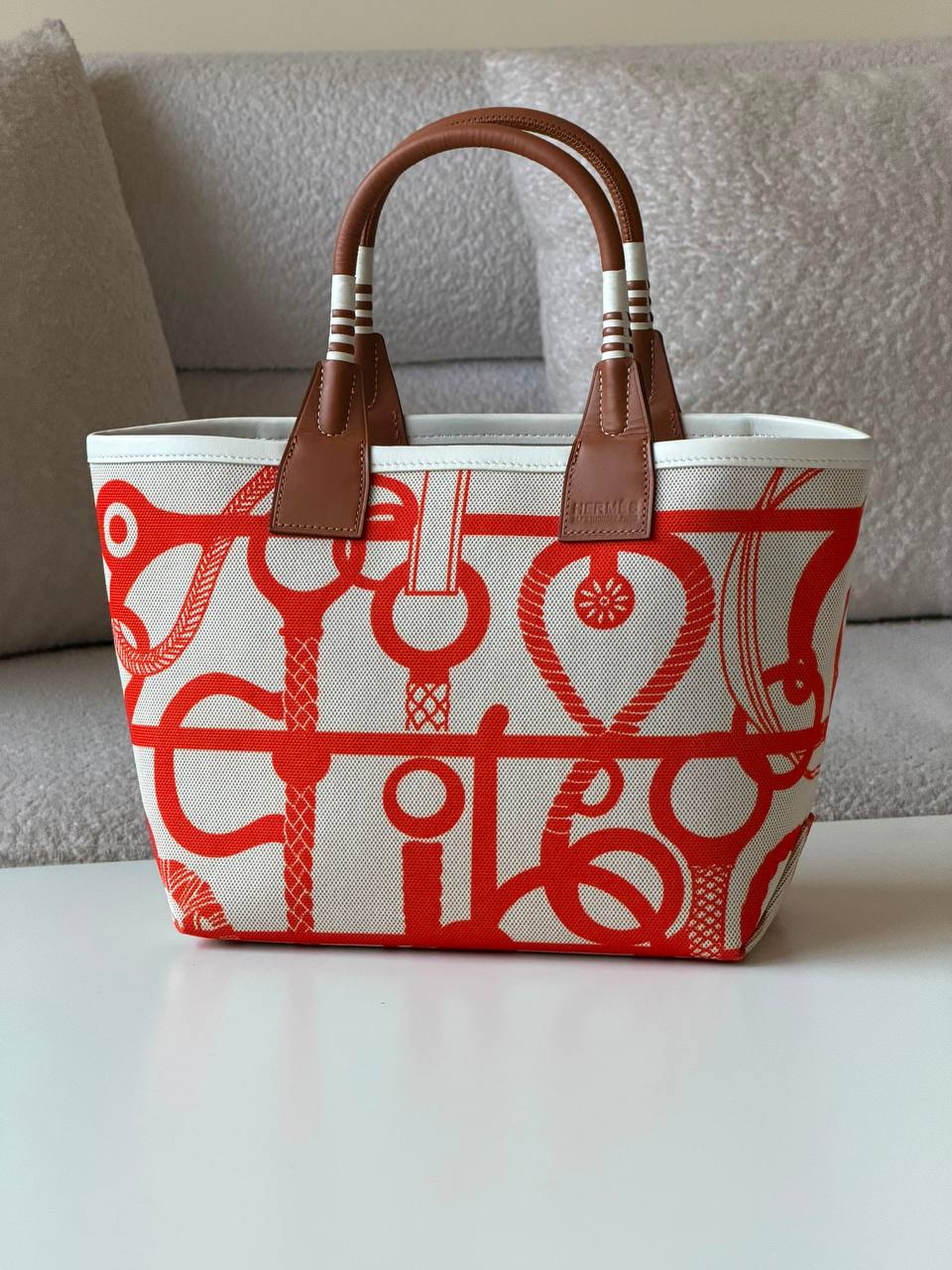 Hermes steeple 25cm💕master quality😍with box❤️
440 dhs🇦🇪🇦🇪

Zain52
♥️♥️♥️