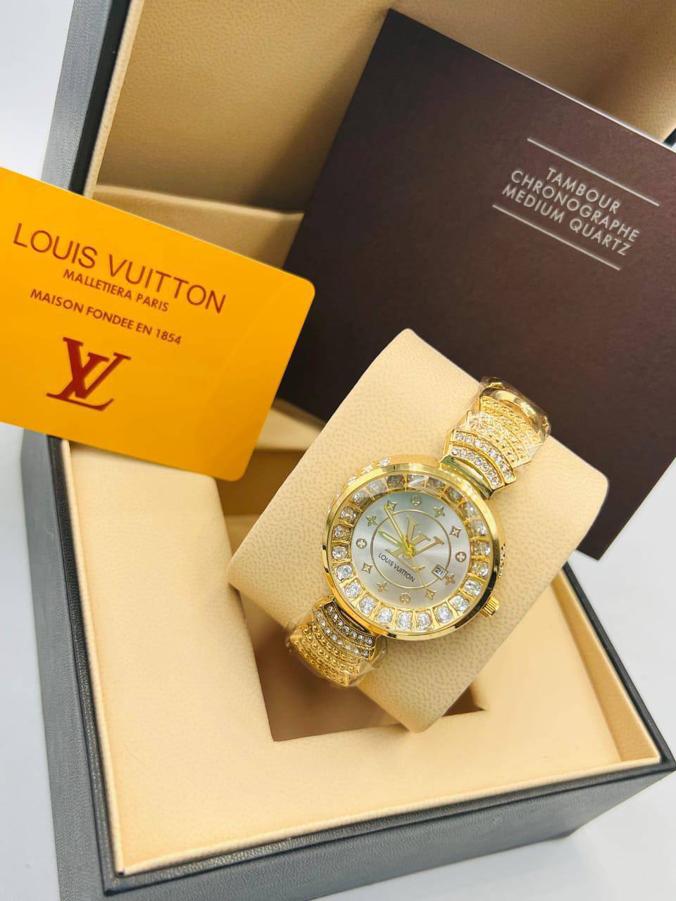 LV Ladies 
55 dhs🪙💚

Zain08
♥️♥️♥️