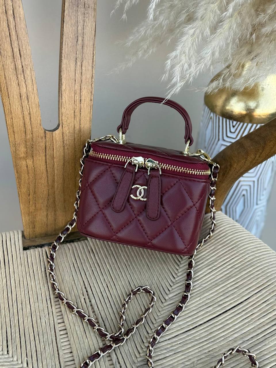 CHANEL
12cm
320 dhs🌺
17cm
340 dhs🌺
Top quality 
With box🎁

Zain167
♥️♥️♥️
