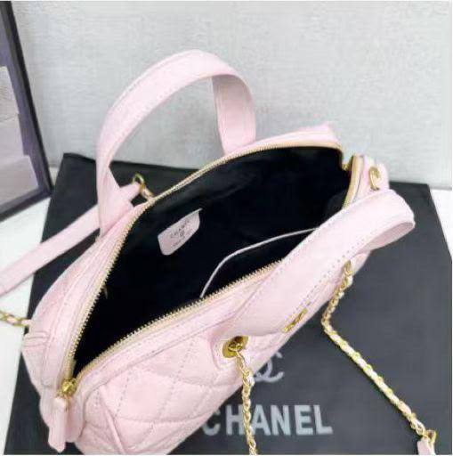 CHANEL 
GOOD QUALITY 
95 dhs🇦🇪🇦🇪

Zain17
♥️♥️♥️