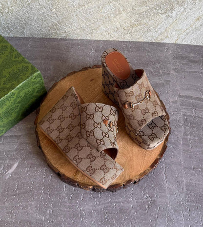 GUCCI 
SuperMaster Quality 💯
550 dhs🇦🇪🇦🇪 only big & high Heel
450 dhs🇦🇪🇦🇪 other 

Size: 36-41💥

Zain171
♥️♥️♥️