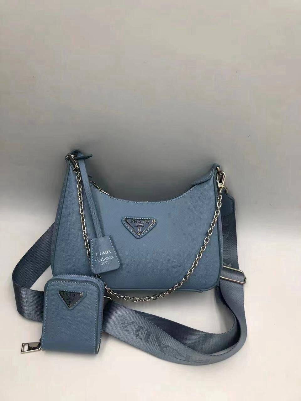 Prada 
GOOD QUALITY 💯
110 dhs🪙💕
With Box 
🎁🎁🎁

Zain269
♥️♥️♥️