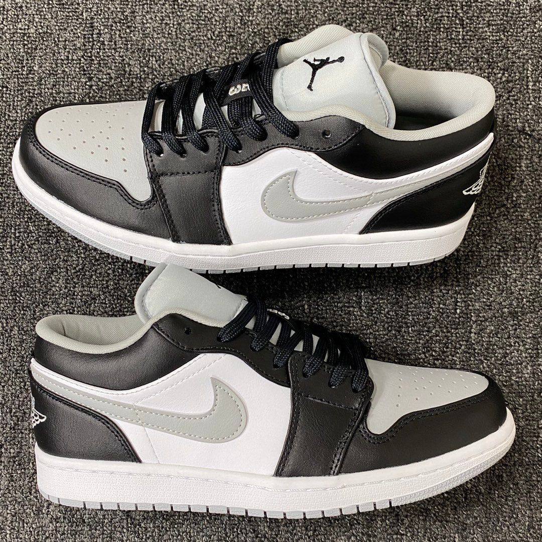 Jordan 1 Low 
36-46 Sizes 
140 dhs🪙🪙

Zain232
♥️♥️♥️