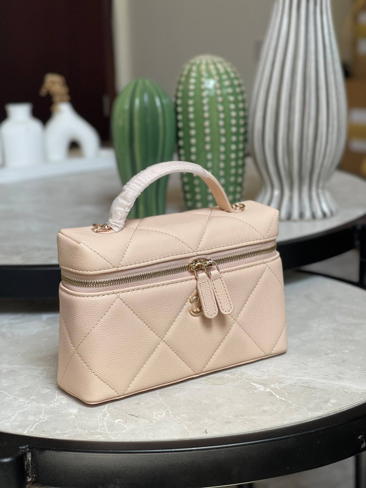 Chanel  ✨💥
Available original box 📦 
With full packing 🎀🎀
Super high quality 💥💥


For Price 👇 WhatsApp✅
0568585901 
0507557372
0552275751 Owner Zain 👌

Zain283
♥️♥️♥️