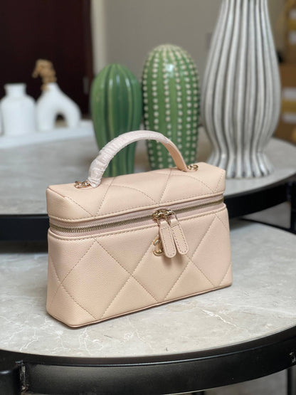 Chanel  ✨💥
Available original box 📦 
With full packing 🎀🎀
Super high quality 💥💥


For Price 👇 WhatsApp✅
0568585901 
0507557372
0552275751 Owner Zain 👌

Zain283
♥️♥️♥️