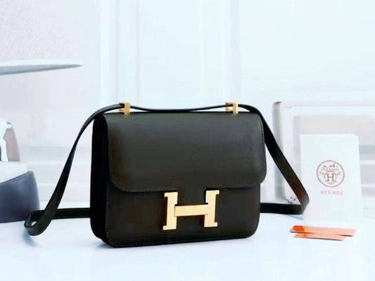 HERMES 
 GOOD QUALITY 
WITH BOX 
🎁🎁🎁

110 dhs✅

Zain39
♥️♥️♥️