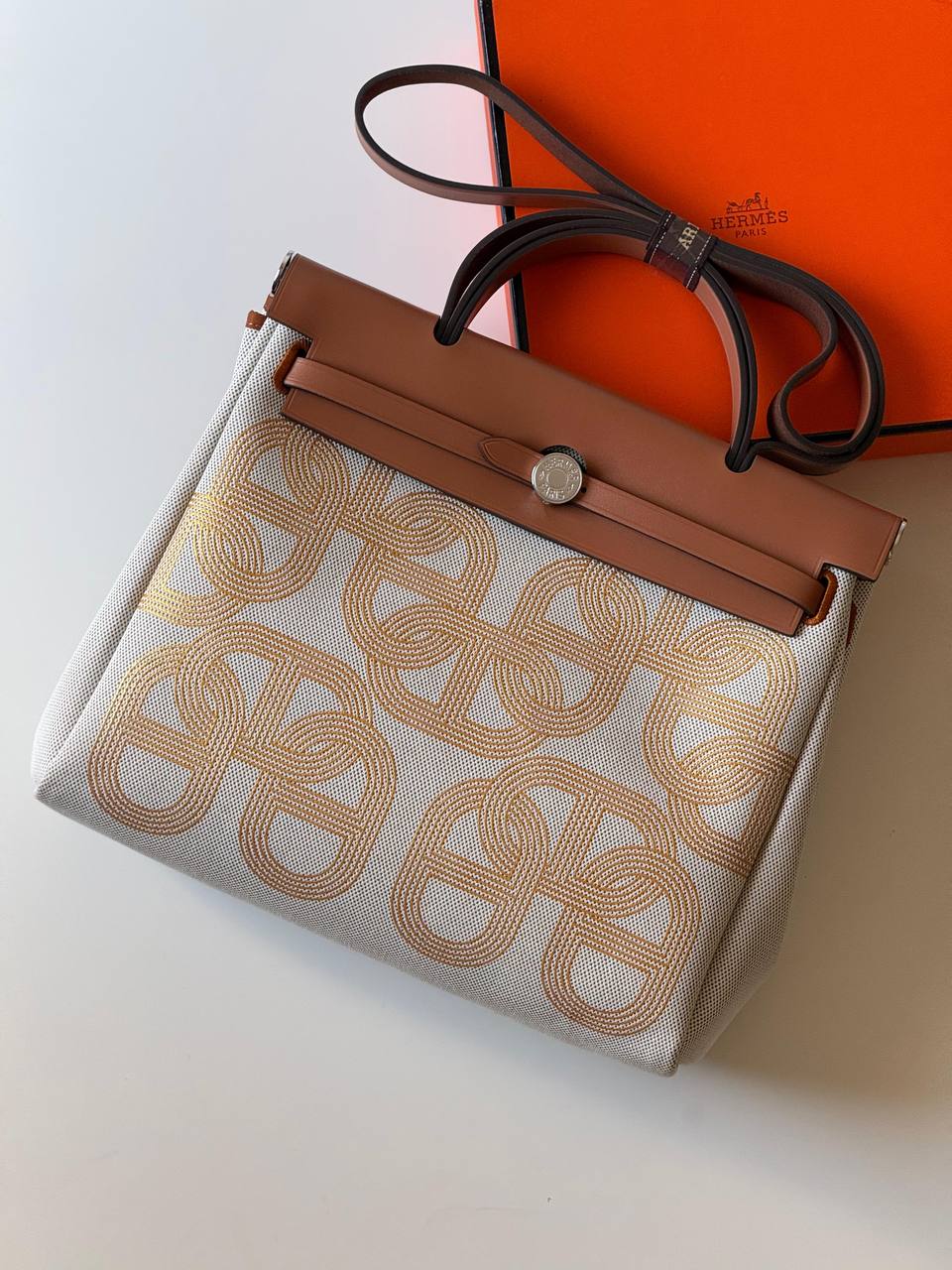 Hermes
Herbag 31cm💥Master quality ✅with box📦
610 dhs💓

Zain52
♥️♥️♥️