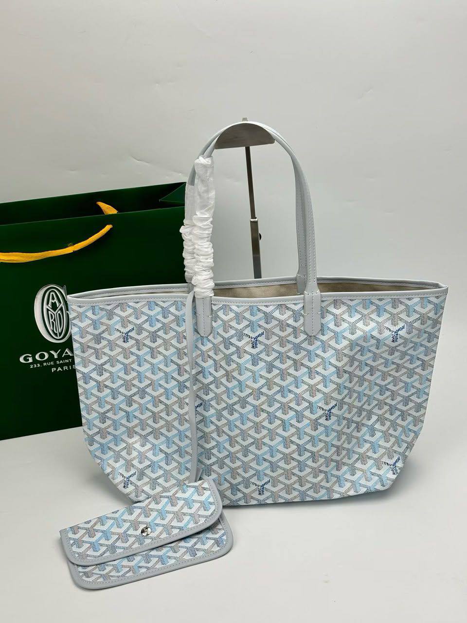 Goyard
Master🌺🌺
240 dhs💓

Zain153
♥️♥️♥️