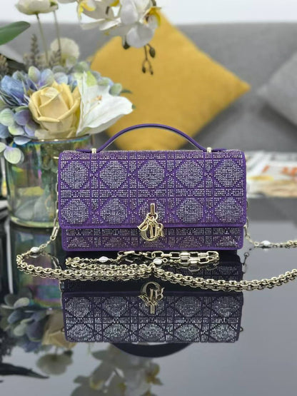Dior Mini Bag Microbead Embroidered Cotton✅*
*Size 18 cm*
For Price 👇 WhatsApp✅
0568585901 
0507557372
0552275751 Owner Zain 👌

Zain274
♥️♥️♥️