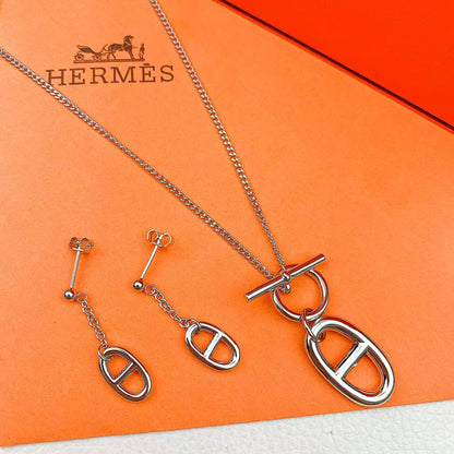 Hermes ❤️‍🔥*
Necklace ✨
Earring 💥
Master quality 💯
With normal boxes 🗃️ 
80 dhs✅
With master box 📦 
105 dhs✅

Zain216
♥️♥️♥️