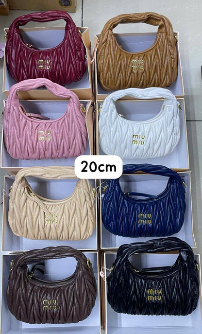 Miu Miu
95 dhs✅ 

with box
🎁🎁🎁

Zain72
♥️♥️♥️