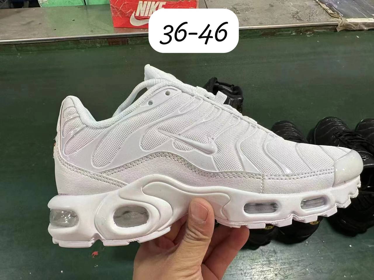 NIKE
Good quality 
120 dhs🇦🇪🇦🇪

Zain138
♥️♥️♥️