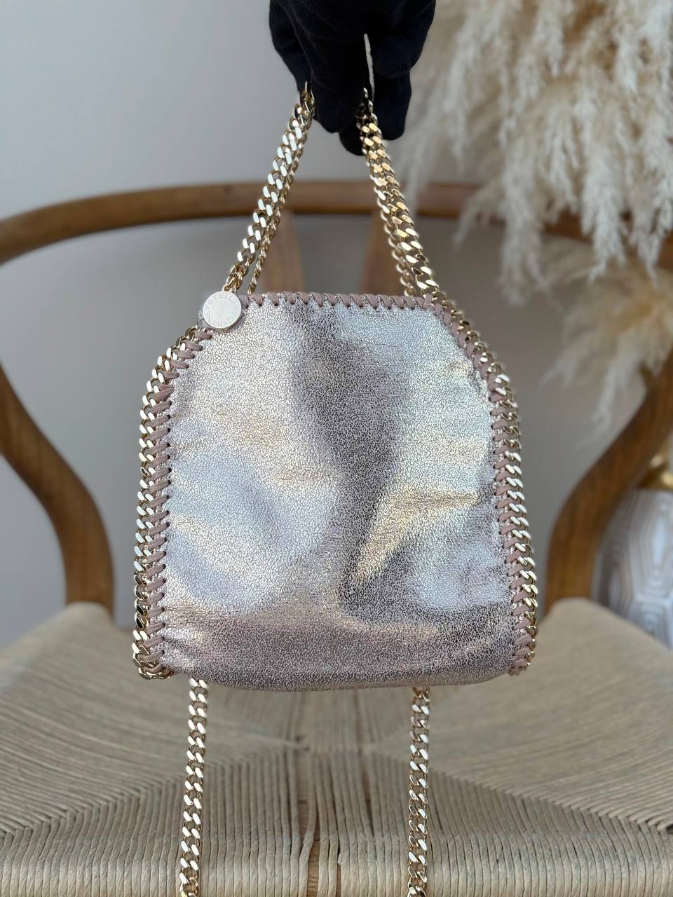STELLA McCARTENY
18cm
330 dhs🇦🇪🇦🇪
Top quality

Zain167
♥️♥️♥️