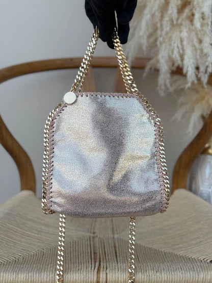 STELLA McCARTENY
18cm
330 dhs🇦🇪🇦🇪
Top quality

Zain167
♥️♥️♥️