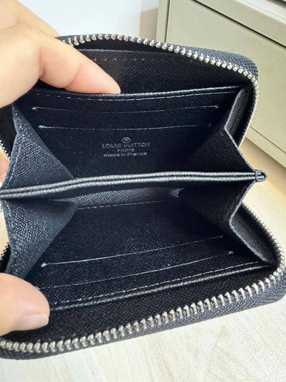 Brand wallets

Size : 11 * 9.5 cm

2 p
50 dhs🇦🇪🇦🇪

Zain115
♥️♥️♥️