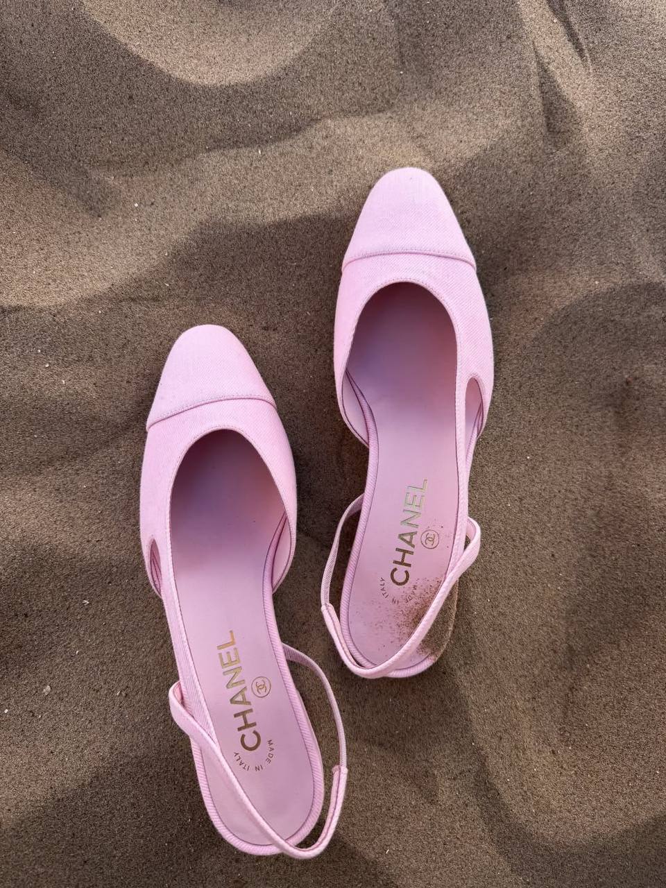 Chanel
Vip quality 
Size:36 to 41
450 dhs🇦🇪🇦🇪

Zain303
♥️♥️♥️