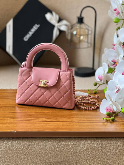 *CHANEL*
*19cm*
*Available Now*
For Price 👇 WTSP Text Zain 0568585901

Zain257
♥️♥️♥️