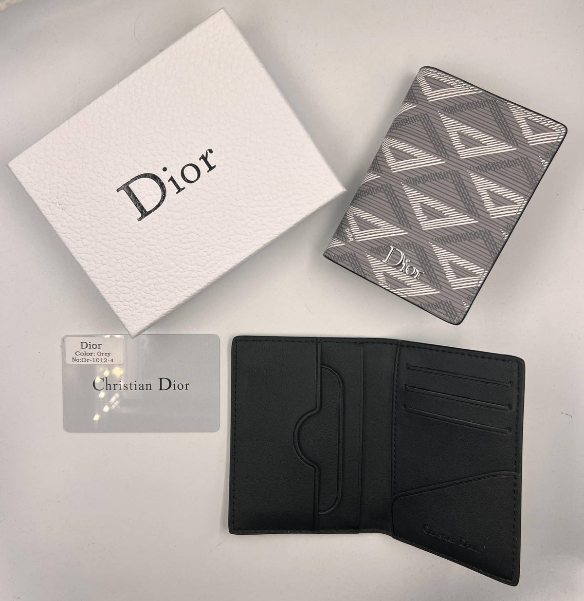 Wallets
Mixed brands

65 dhs🇦🇪🇦🇪🇦🇪
Good quality

Zain182
♥️♥️♥️