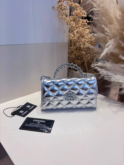 Chanel
100 dhs💓

Zain107
♥️♥️♥️