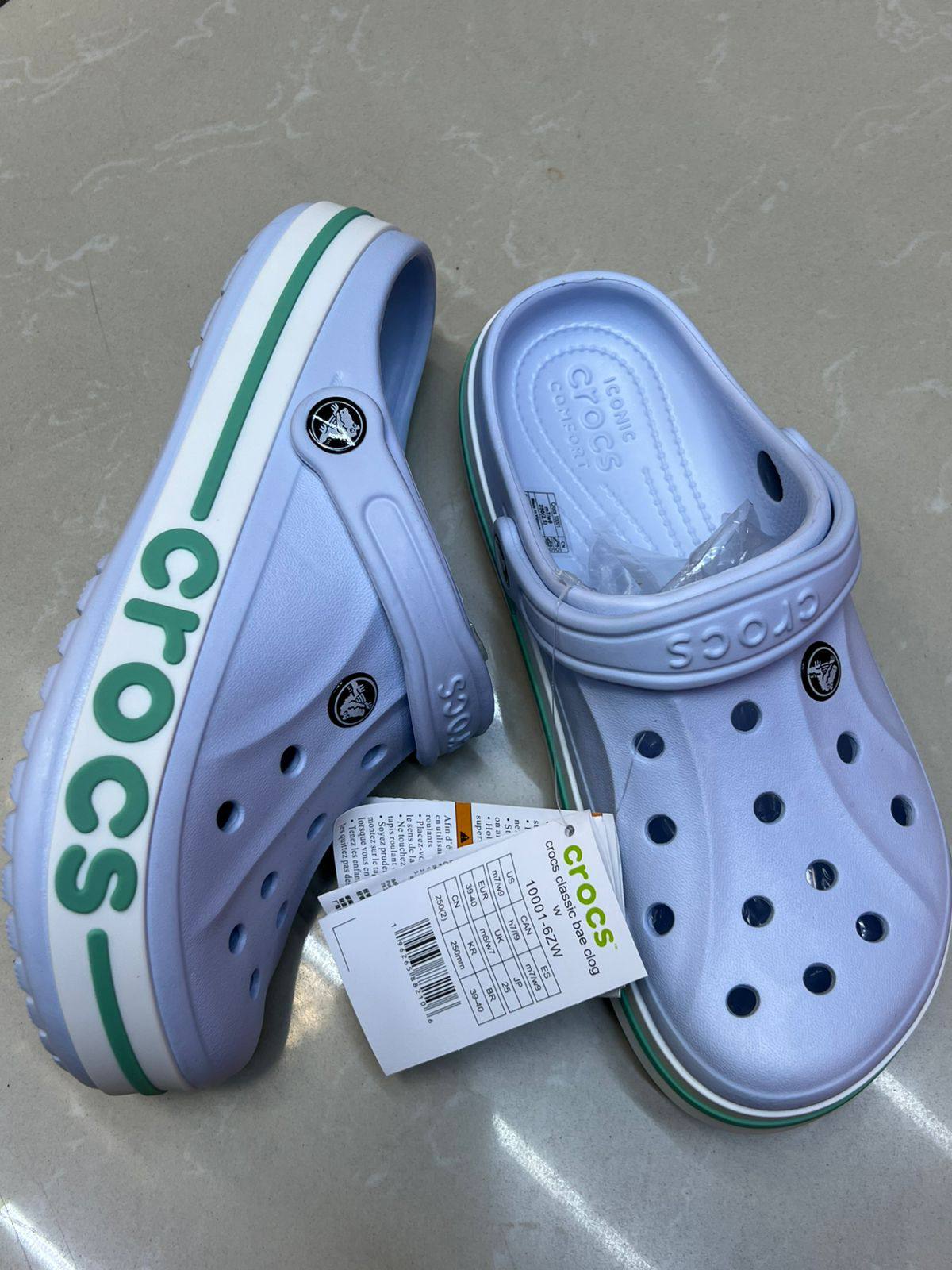Crocs unisex
45 dhs❣️
Light blue.pink. Purple
Size 36 to 40
Size 36 to 45

Zain236
♥️♥️♥️