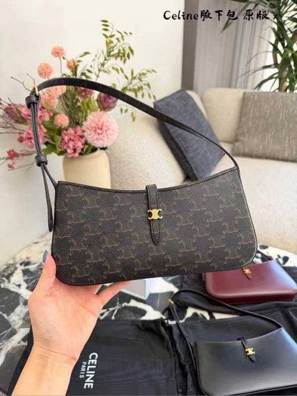 Celine Master

with box
🎁🎁🎁

220 dhs🪙🌨️

Zain131
♥️♥️♥️